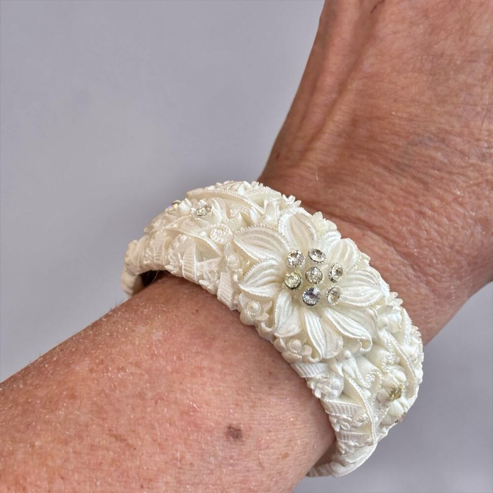Vintage White Celluloid Style Floral Bracelet Rhinestone Clamper Bangle